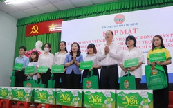 Hội Nông dân TP.HCM trao học bổng, bảo trợ học tập trẻ em mồ côi có hoàn cảnh khó khăn