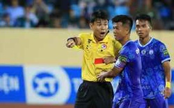 Thổi phạt đền gây tranh cãi tại V.League, trọng tài Trương Hồng Vũ bị "luân chuyển công tác"