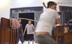 Clip NÓNG 24h: Camera ghi cảnh 3 thanh niên lao vào bàn nhậu hành hung người ở Lâm Đồng