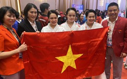 Chùm ảnh: HCV SEA Games 32 đầy cảm xúc của các cô gái vàng karate Việt Nam