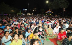 Không có vé vào sân, người dân Campuchia xem bóng đá SEA Games 32 thế nào?