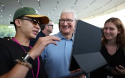 Cổ phiếu Apple đạt mức cao kỷ lục sau khi ra mắt kính Vision Pro VR