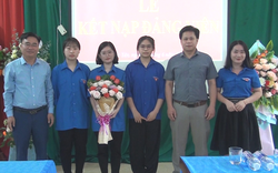 Sơn La: 3 học sinh THPT đầu tiên của huyện Bắc Yên được kết nạp Đảng