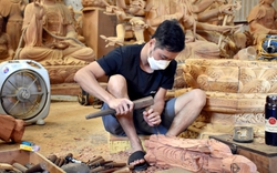 Làng ven đô Hà Nội "phất" lên nhờ nghề khắc gỗ truyền thống