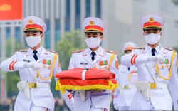 Ký ức Hà Nội: Thiêng liêng buổi lễ thượng cờ, hạ cờ ở Quảng trường Ba Đình