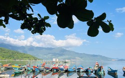 Một đầm nước lợ bên vịnh Lăng Cô ở TT-Huế, cảnh đẹp hút hồn, tha hồ chụp ảnh, quay phim
