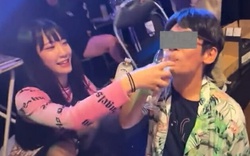 Nhật Bản: Nhóm nhạc nữ ép người hâm mộ uống nước rửa bát