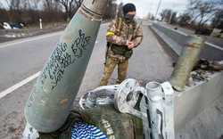 Mỹ gửi bom chùm đến Ukraine: Một hành động tuyệt vọng