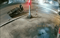 Clip NÓNG 24h: Khoảnh khắc hai xe container đâm thẳng vào nhau rồi bốc cháy dữ dội tại Bình Dương