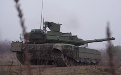 Siêu tăng T-90M của Nga bị Ukraine bắn nổ tung từng mảnh