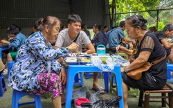 Nhìn lại 20 khoảnh khắc ấn tượng tại “Bữa Cơm Yêu Thương”