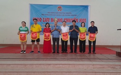 Hội Nông dân Thái Nguyên: Giao lưu bóng chuyền hơi mừng thành công Đại hội Hội Nông dân các cấp