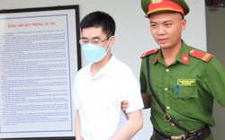 Nóng: Công bố video cựu điều tra viên Hoàng Văn Hưng nhận chiếc cặp nghi đựng 450.000 USD