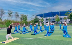 Một trường THPT gây ấn tượng khi đưa Yoga vào chương trình học ngoại khóa