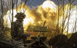 Ukraine oằn mình chống lại đòn tấn công dữ dội từ Nga: Đâu đâu cũng đều nóng rực!