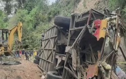 Clip: Xe khách rơi xuống hẻm núi ở Mexico khiến ít nhất 29 người thiệt mạng
