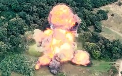 Chạy trốn 'sát thủ' trên không của Ukraine, xe tăng Nga 'ngã' xuống vách đá