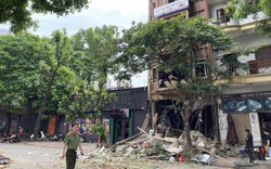 Hiện trường tan hoang sau vụ nổ cực lớn quán lẩu ở phố Yên Phụ, nhiều người bị thương nặng