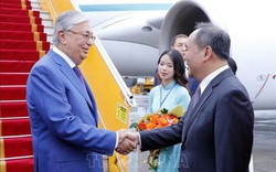 Tổng thống Kazakhstan bắt đầu thăm chính thức Việt Nam