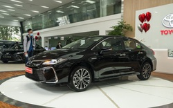Giá xe Toyota Corolla Altis lăn bánh tháng 8/2023: Giảm "sốc" cả trăm triệu đồng đấu Mazda 3