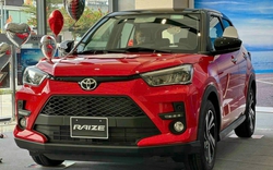 Giá xe Toyota Raize lăn bánh tháng 8/2023: Ưu đãi không "phanh" đấu KIA Sonet