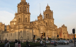 Nhà thờ kỳ vĩ giữa Mexico City