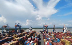 Cảng Cát Lái vẫn còn hơn 1.000 container vô chủ tồn đọng