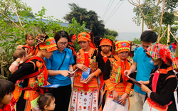 Sẻ chia gánh nặng BHYT cho học sinh, sinh viên DTTS ở Lai Châu