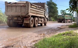 Video: Kinh hoàng xe chở đất khuấy đảo trên Tỉnh lộ 624B ở Quảng Ngãi