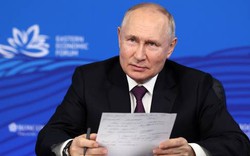 TT Putin bất ngờ đề nghị Mỹ dỡ bỏ sắc lệnh cấm đàm phán với Nga của Ukraine