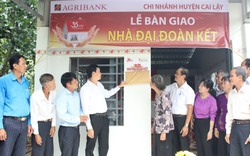 Agribank bàn giao 16 nhà Đại đoàn kết tại huyện Cai Lậy, tỉnh Tiền Giang