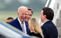 Ảnh ấn tượng tuần: Tổng thống Joe Biden thăm Việt Nam và đám cháy kinh hoàng tại Khương Hạ