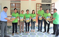 Hội ND Hương Khê tập huấn sử dụng phân bón Lâm Thao, tư vấn xuất khẩu lao động cho nông dân 16 xã 