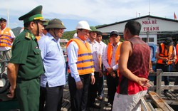 Chủ tịch UBND tỉnh Ninh Thuận kiểm tra các hoạt động ở vịnh Vĩnh Hy sau phản ánh của Dân Việt