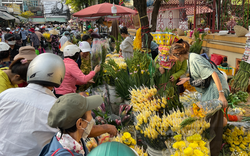Ký ức Hà Nội: Miền ký ức về bố qua phiên chợ Tết xưa