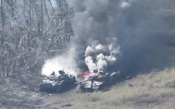 Ukraine thiêu rụi cùng lúc 2 xe tăng Nga; Moscow bất ngờ rút siêu tăng Armata khỏi chiến trường