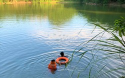 Nghệ An: Thi thể 2 nữ sinh dưới hồ nước sâu