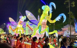 Lễ hội Thành Tuyên: Những mô hình khổng lồ lung linh sắc màu có từ bao giờ?