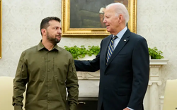 Ông Biden tuyên bố Mỹ không còn lựa chọn nào khác ngoài trang bị vũ khí cho Ukraine, Moscow phản ứng 'gắt'