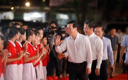 Chủ tịch nước Võ Văn Thưởng dự Lễ hội Thành Tuyên cùng các em thiếu niên, nhi đồng