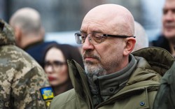 Bộ trưởng Quốc phòng Ukraine vừa bị sa thải tiết lộ bất ngờ về viện trợ quân sự của phương Tây  
