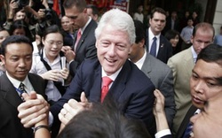 Tổng thống Bill Clinton lẩy Kiều trong chuyến thăm đầu tiên của nguyên thủ Mỹ tới Việt Nam như thế nào?