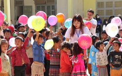 “Tết cho em” - mang hàng trăm phần quà đến với học sinh nghèo