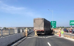 Khởi tố vụ án tài xế lao xe tải vào tổ CSGT trên cao tốc Vĩnh Hảo –Phan Thiết