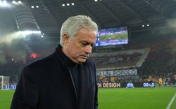 NÓNG: AS Roma bất ngờ sa thải HLV Jose Mourinho