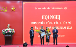 Chủ tịch Hà Nội thưởng đột xuất 50 triệu đồng cho đơn vị có thành tích thu ngân sách đặc biệt xuất sắc