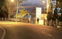 An ninh thắt chặt 2 đầu con hẻm dẫn vào nhà ông Trần Đức Quận - Bí thư Tỉnh ủy Lâm Đồng