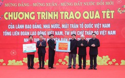 Chủ tịch UBTƯMTTQ Việt Nam trao hơn 300 suất quà Tết cho người có hoàn cảnh khó khăn tại Bắc Kạn