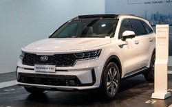 Giá xe KIA Sorento lăn bánh tháng 1/2024: Giảm bất ngờ khi Hyundai Santa Fe cũng giảm