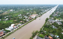 Từ thuở mang gươm đi mở cõi...